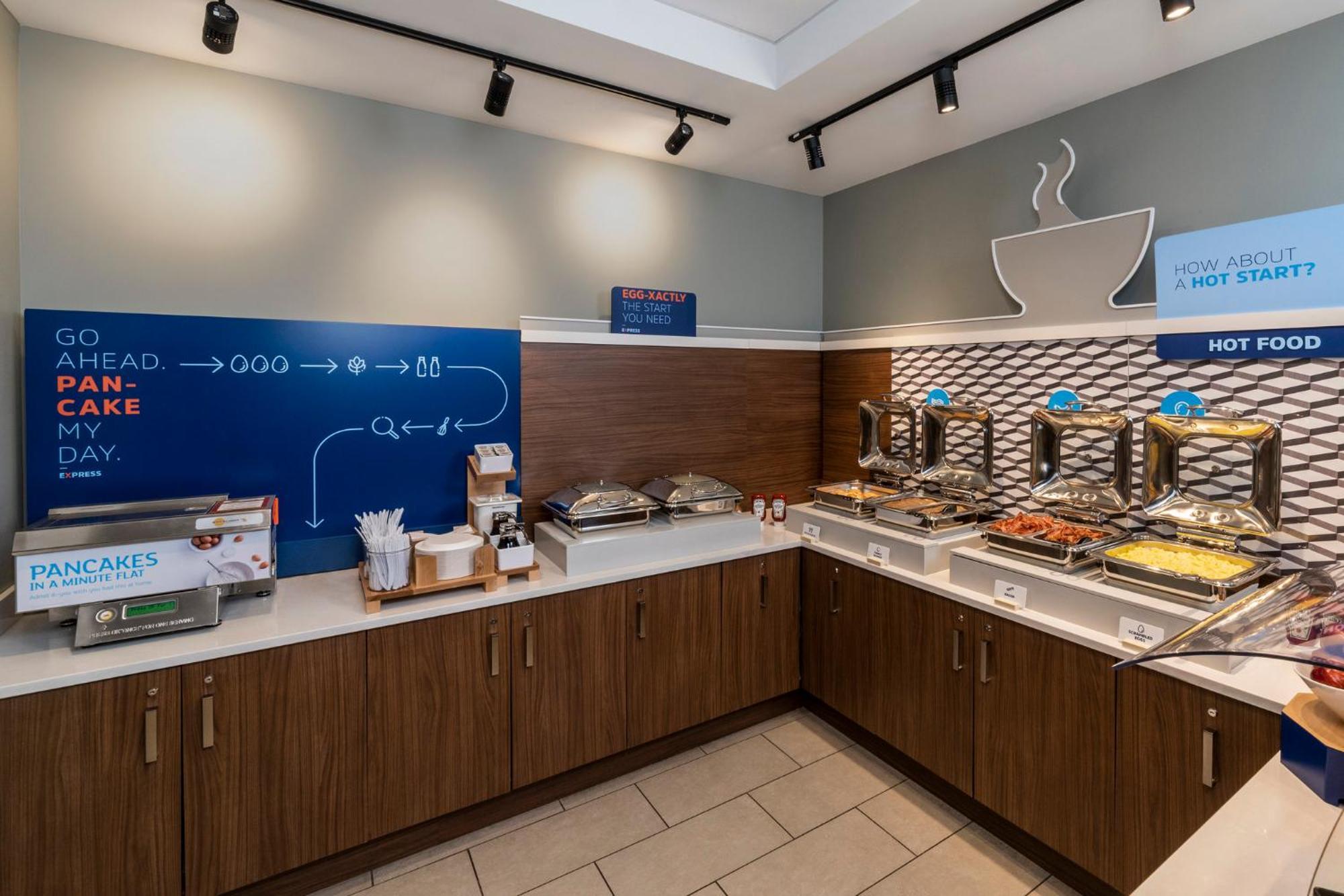 Holiday Inn Express Hotel & Suites North Bay By Ihg Exterior foto